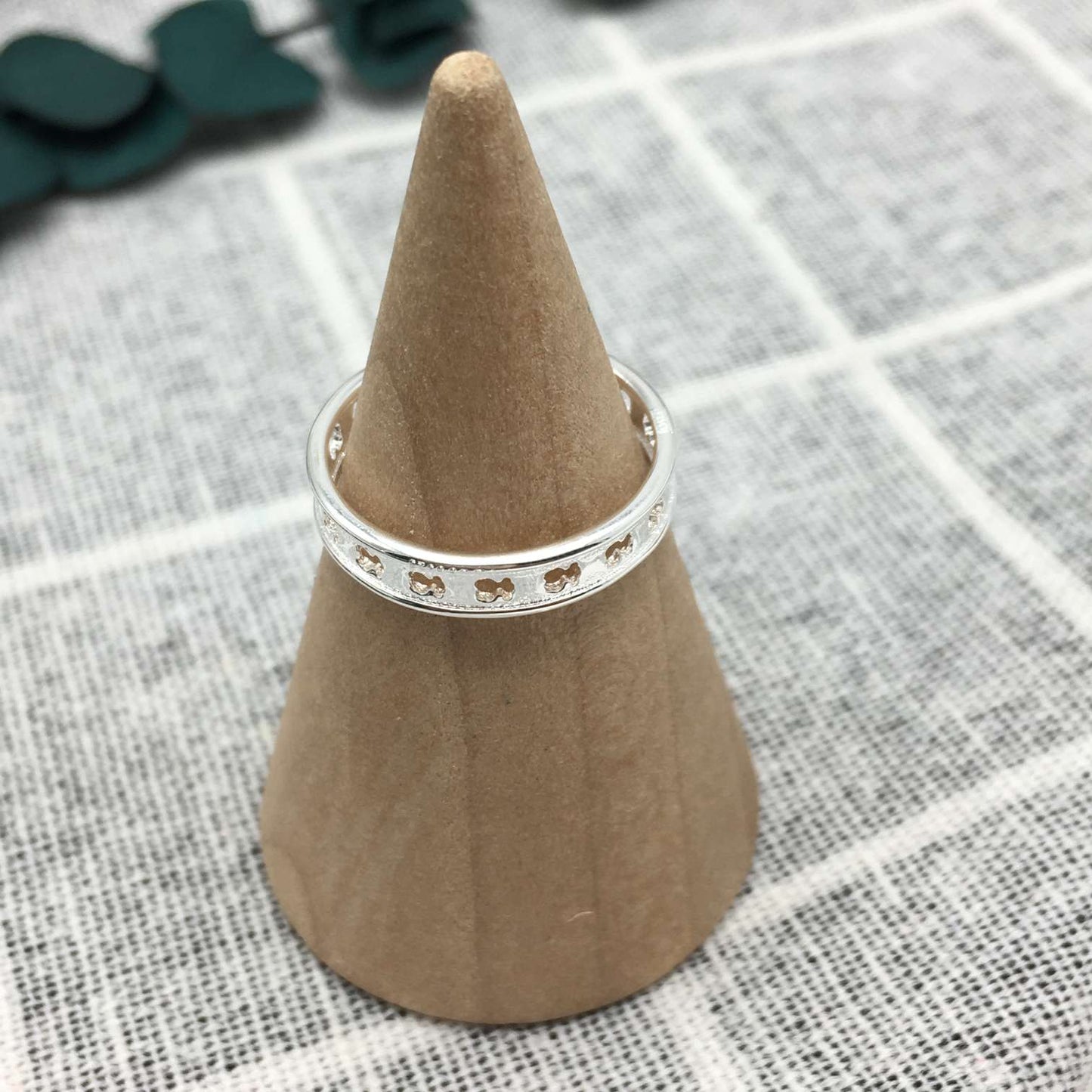 Silver Bear Row ring with bear silhouettes