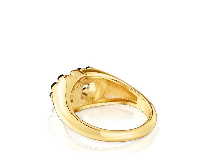 Signet ring with 18kt gold plating over silver and onyx
