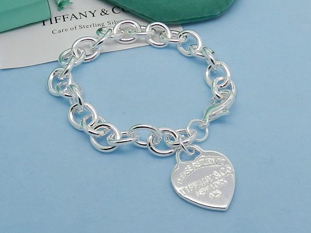 Return to Tiffany Heart Tag Charm Bracelet in Sterling Silver