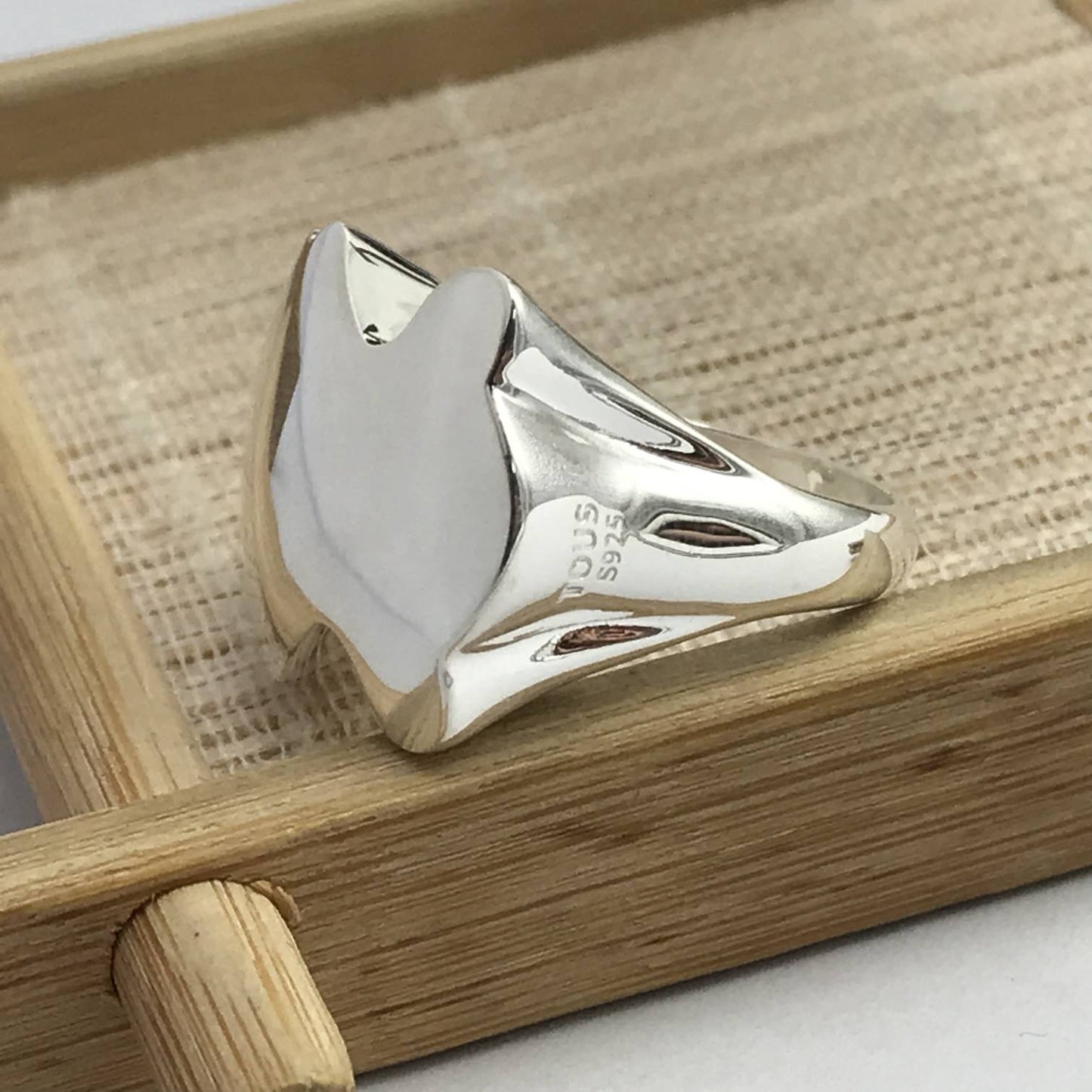 Silver Bold Motif bear Signet ring