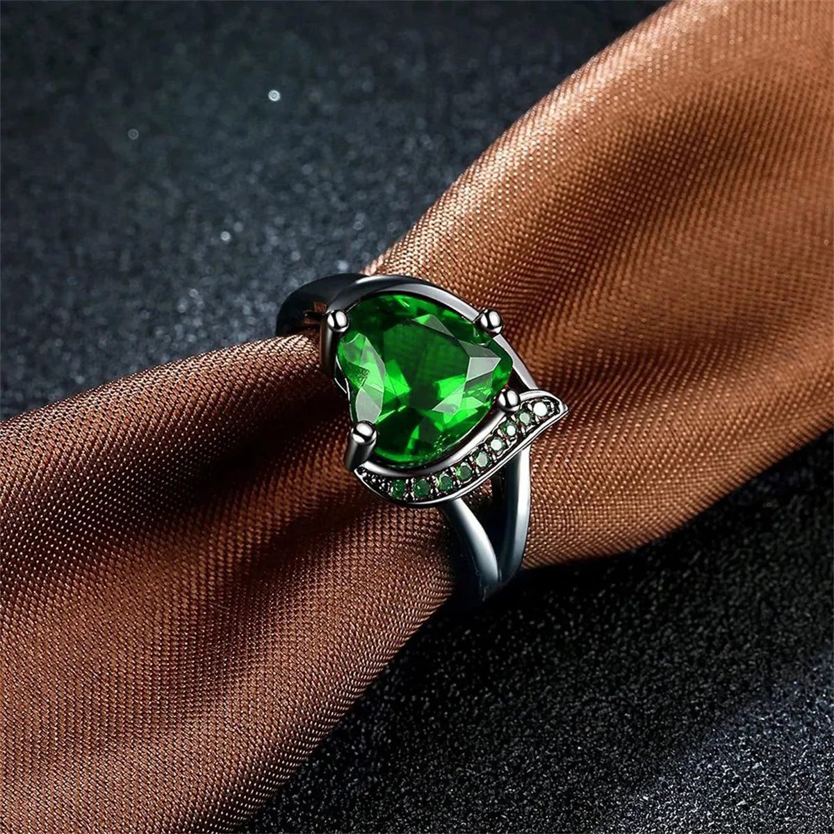 Romantic Couple Rings Women Heart Green Rhinestones Zircon Ring Men Stainless Steel Abalone Shell Ring Wedding Jewelry