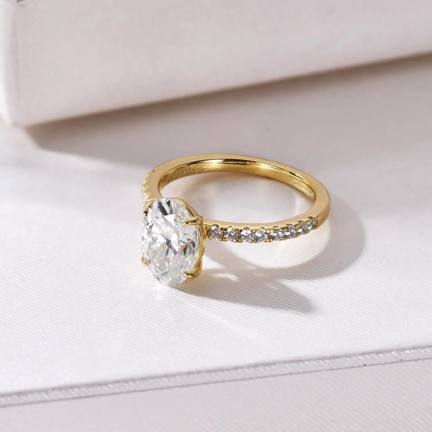 Shiny Oval Moissanite Ring 2ct Laboratory Diamond 18K Gold Plated S925 Silver Women Wedding Engagement Jewelry with Certificate