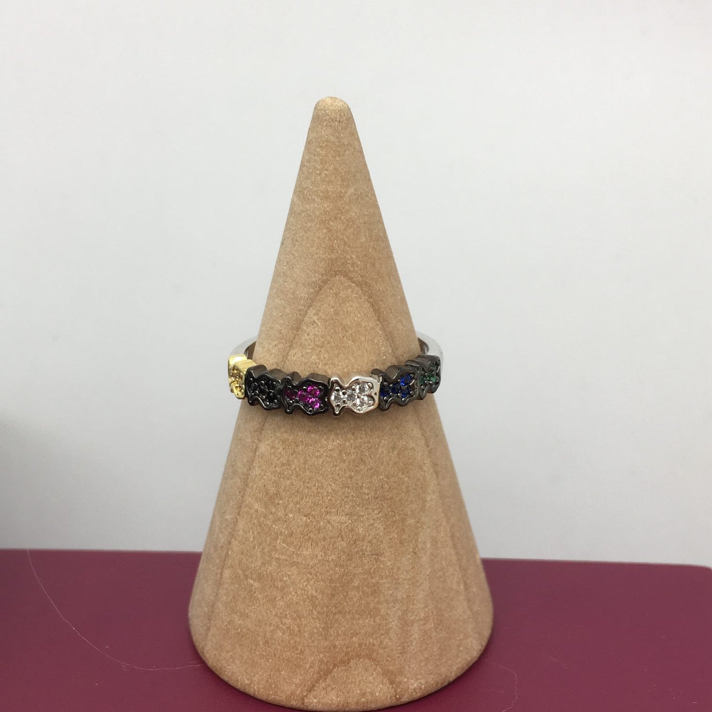 White Fancy Ring with Sapphire and Tsavorites