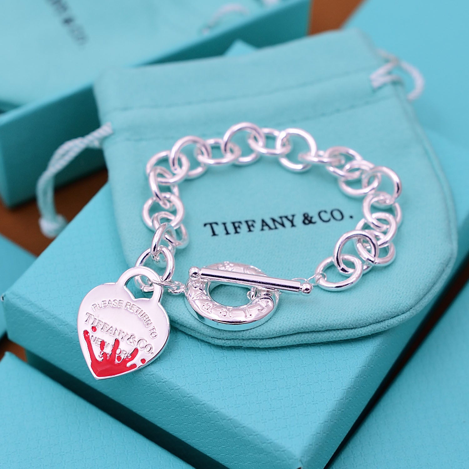 Return to Tiffany Heart Tag Toggle red Bracelet in Sterling Silver