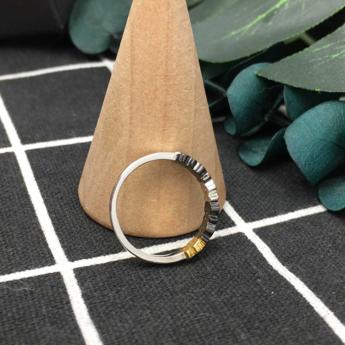 White Fancy Ring with Sapphire and Tsavorites