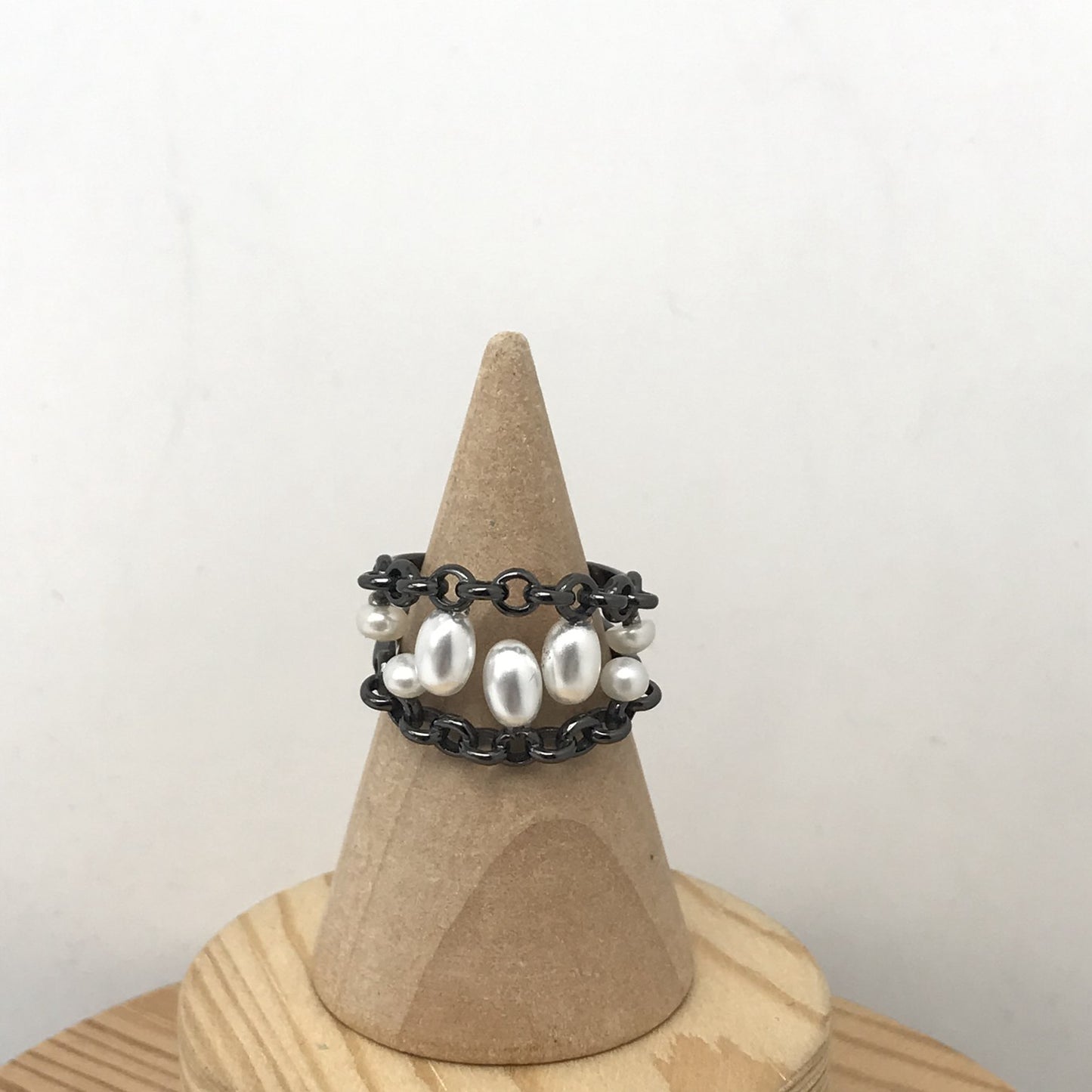 Dark silver Virtual Garden Ring with cultured pearls