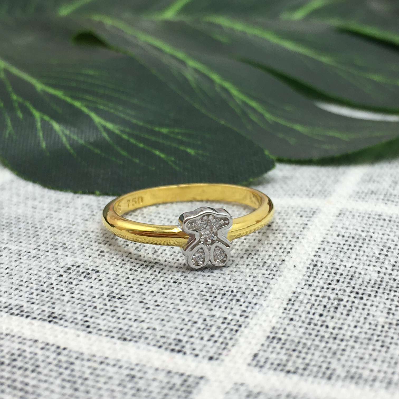 White and Yellow Puppies Ring