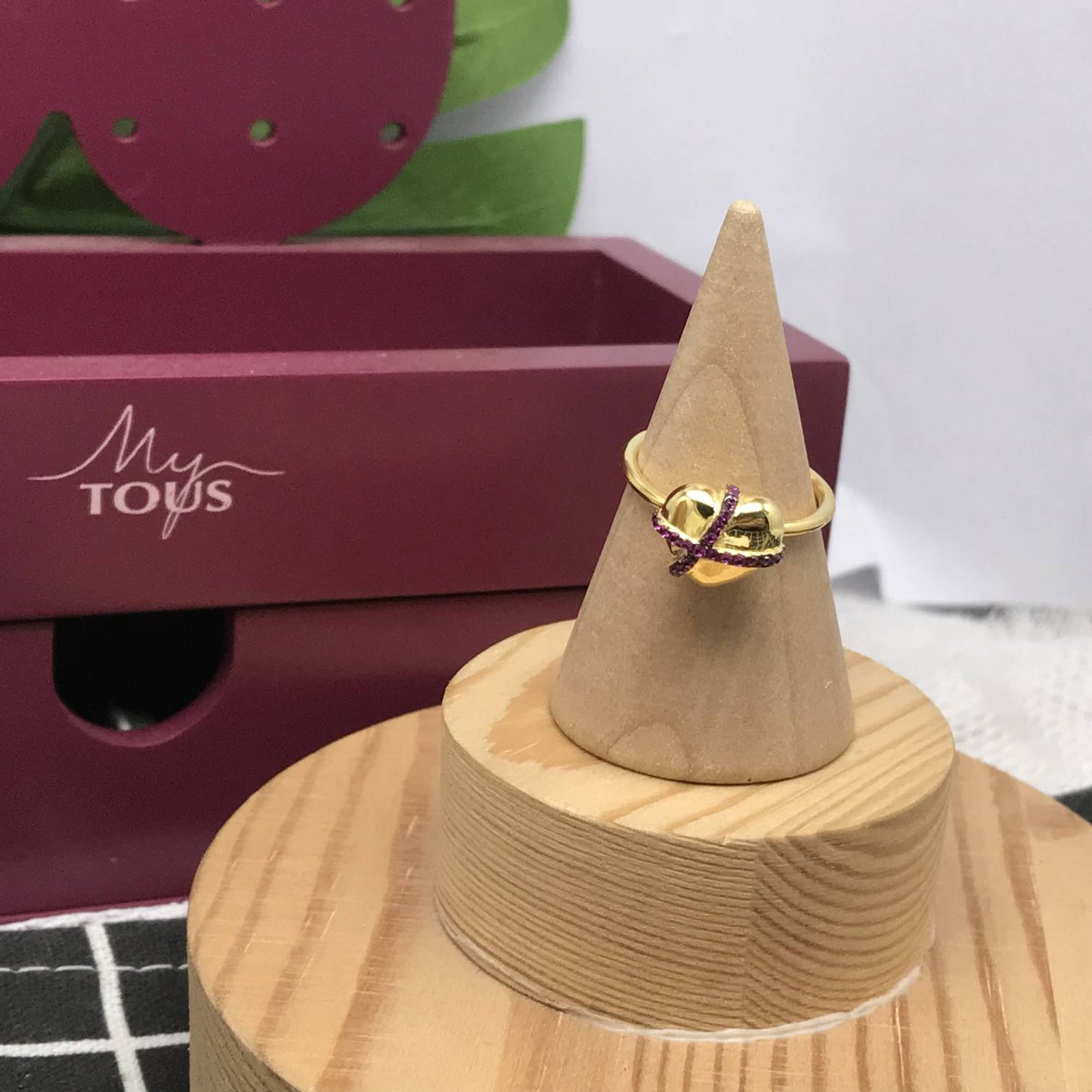 Medium gold-plated silver heart Ring with gemstones