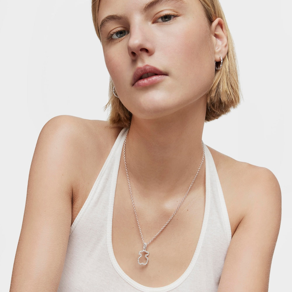 Twisted Pendant with bear silhouette |