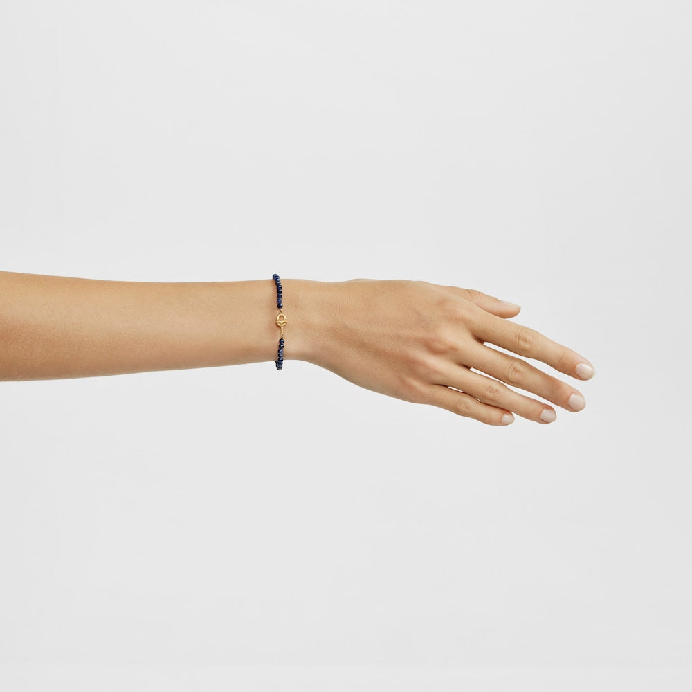 Bracelet with 18kt gold plating over silver and sodalite MANIFESTO