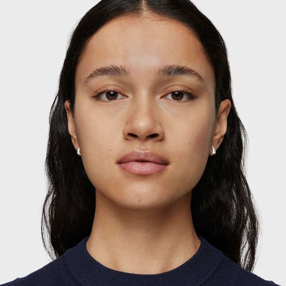 Short, thick silver Hoop earrings Basics |