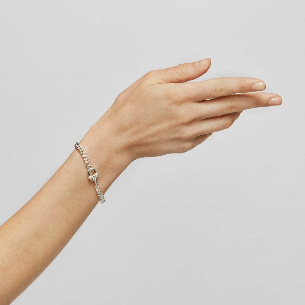 Large MANIFESTO curb chain Bracelet in silver |