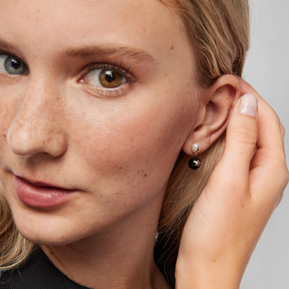 Magic Nature moon-star Earrings with pearl and onyx |