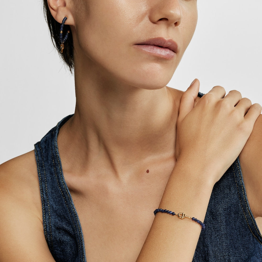 Bracelet with 18kt gold plating over silver and sodalite MANIFESTO