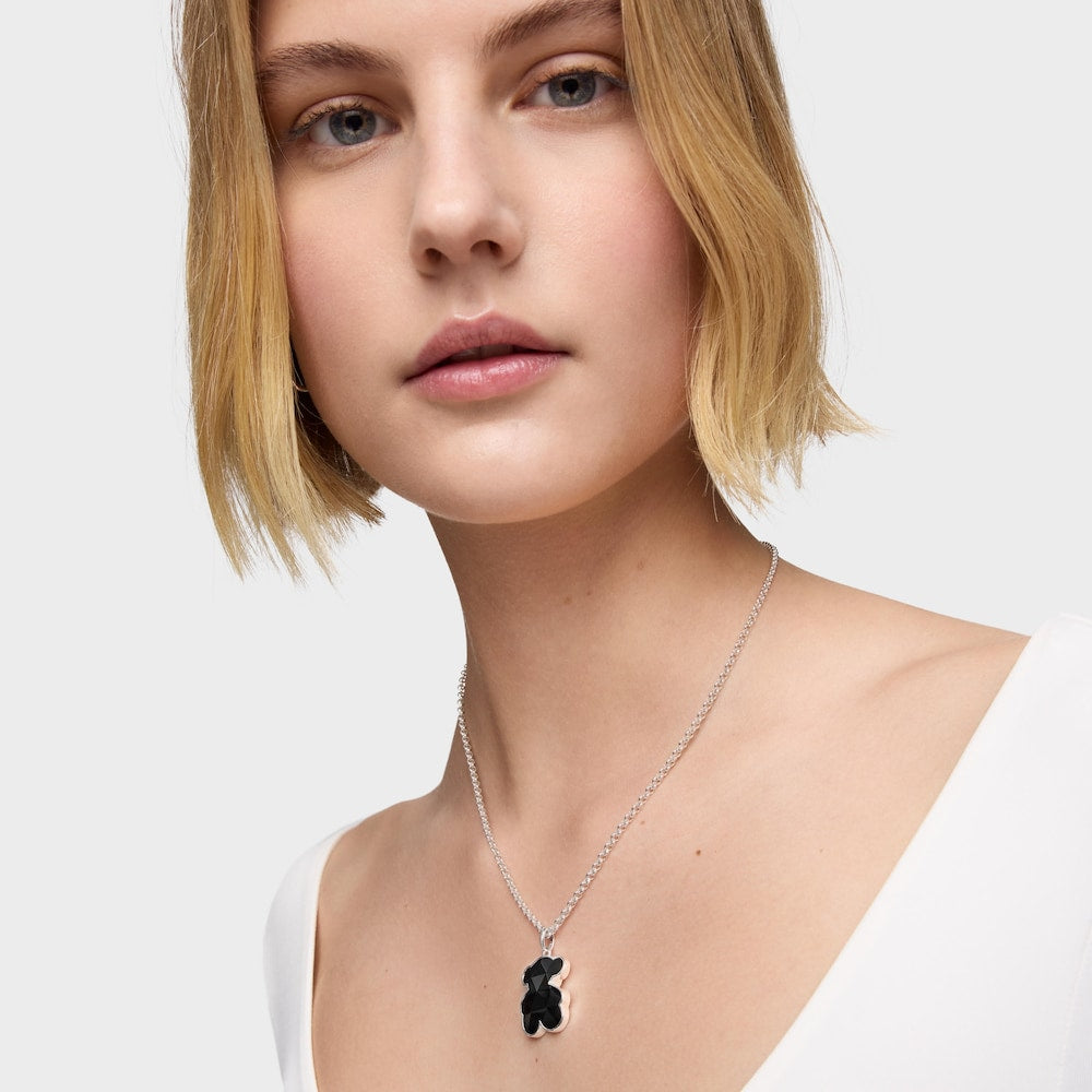 Medium silver Pendant with onyx bear motif in onyx Icon Color