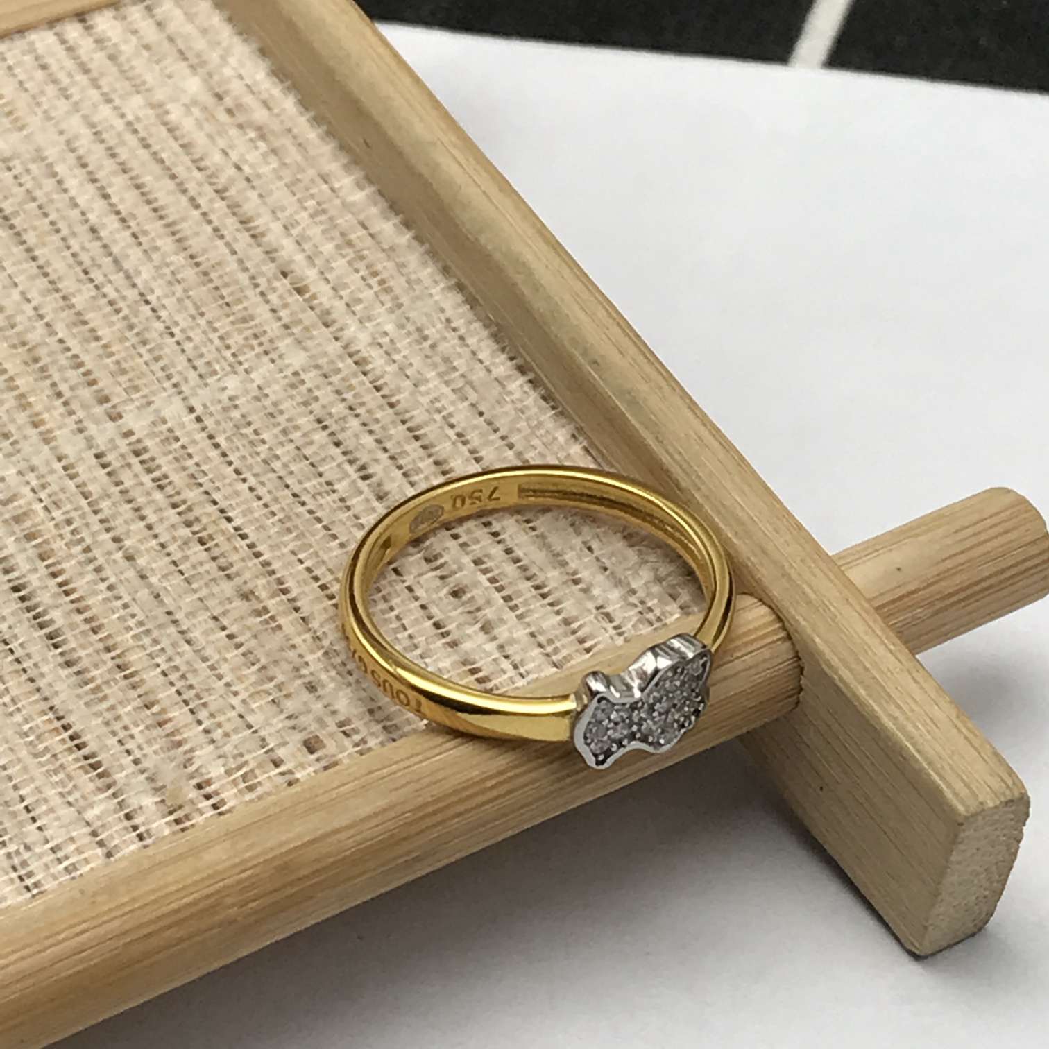 Yellow and White  Gen Ring with  Bear motif