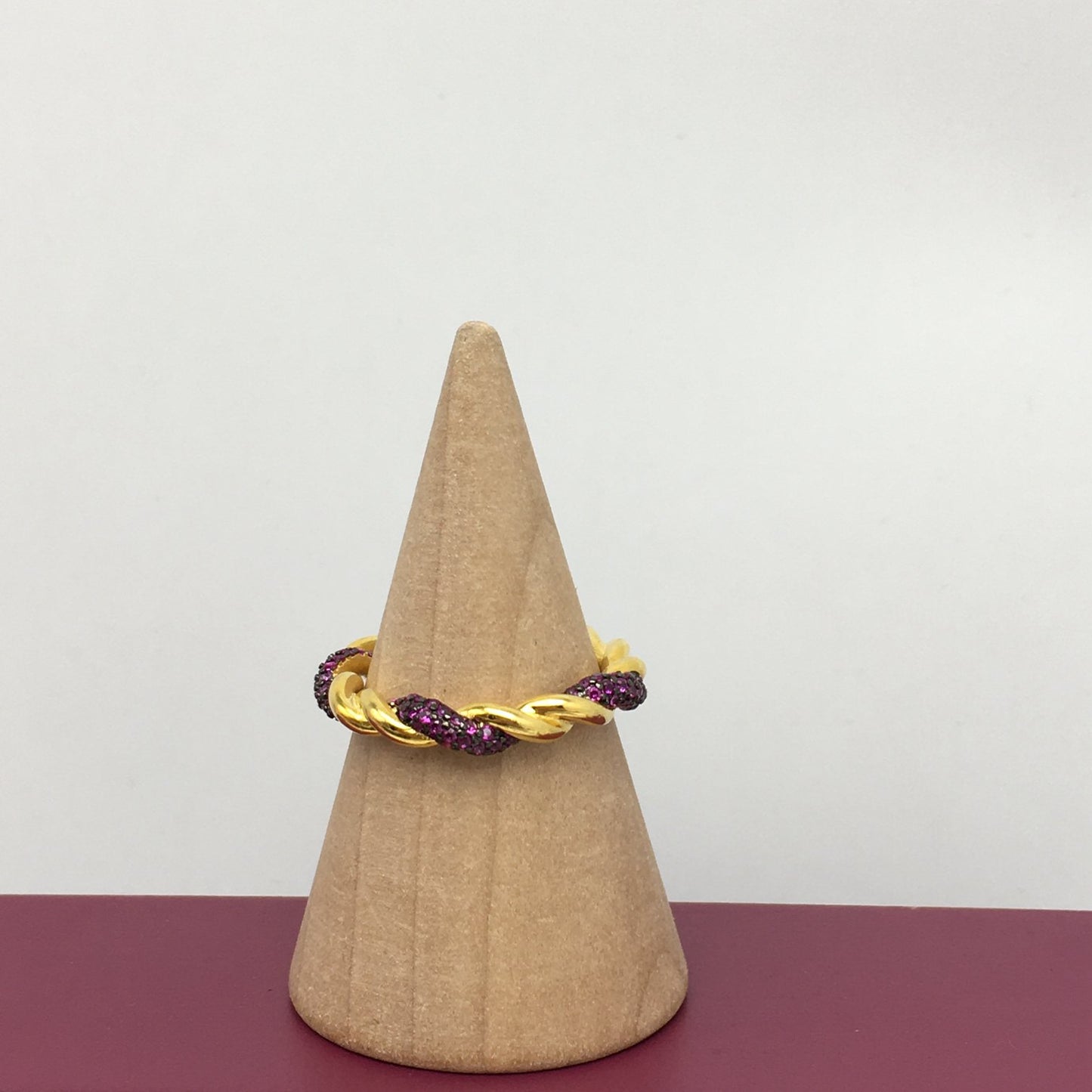 Twisted Ring with pink sapphire