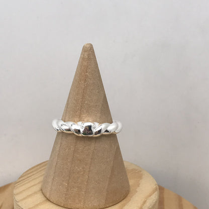 Twisted braided silver ring bear motif