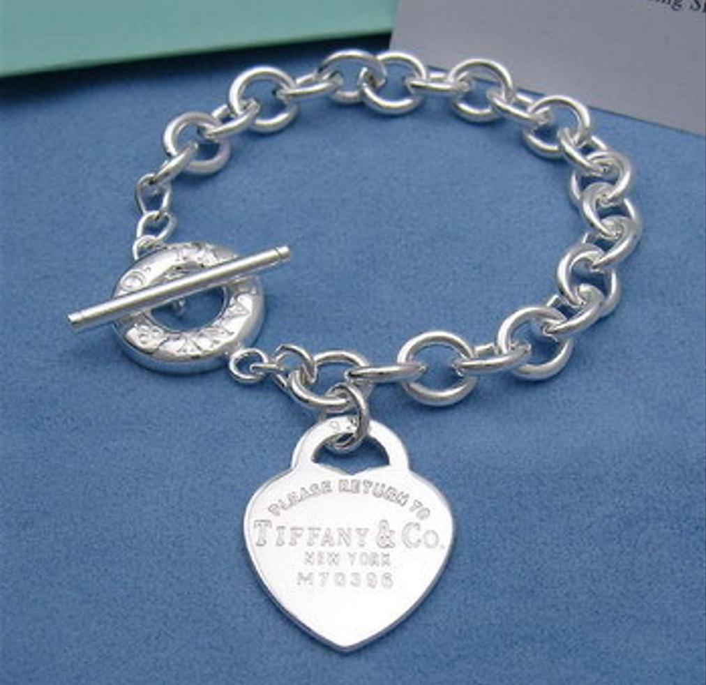 Tiffany and Co. Return to Tiffany Heart Toggle Bracelet