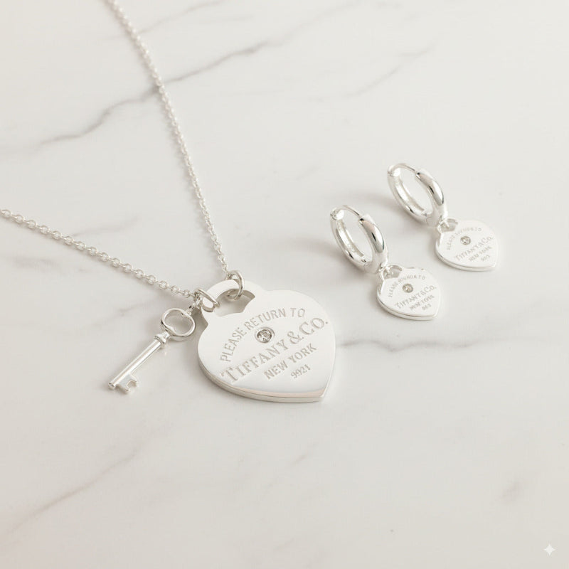 Set of Tiffany & Co Return to Tiffany Small silver Heart  Stud Earrings Silver Necklace earrings Bracelets