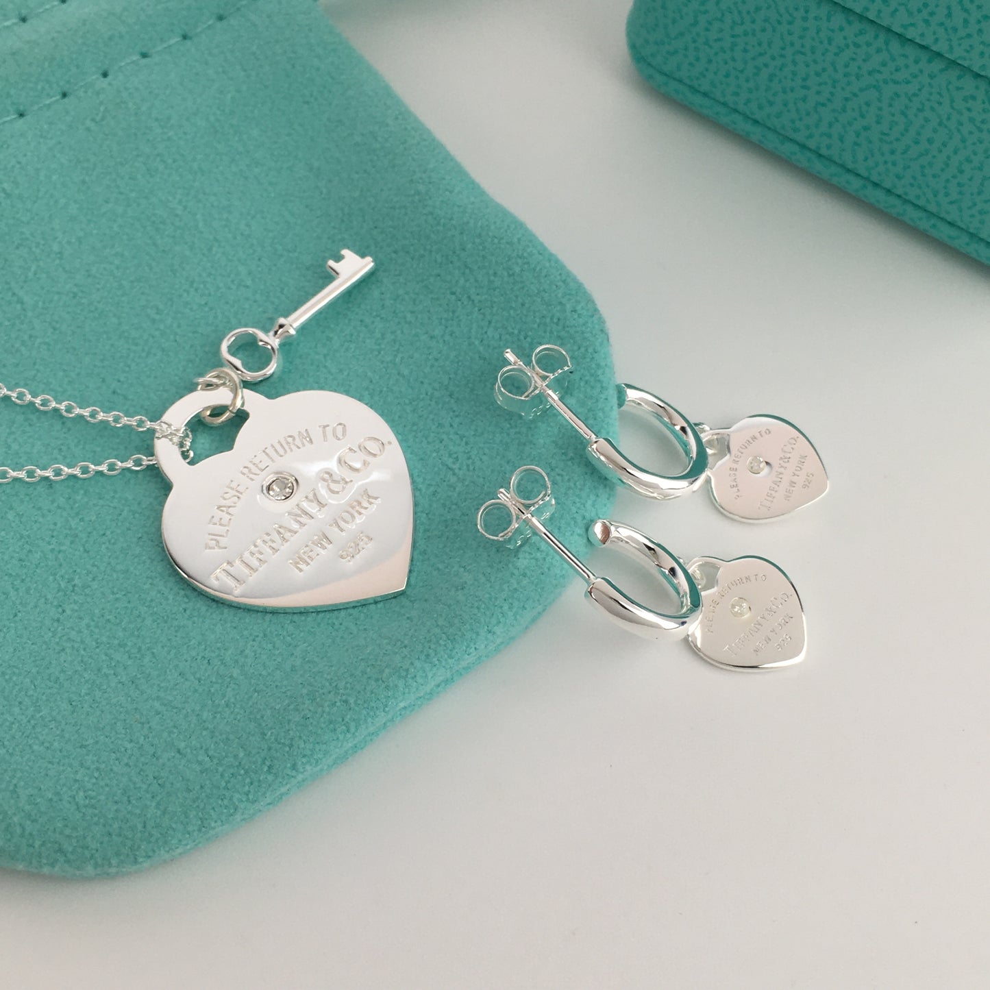 Set of Tiffany & Co Return to Tiffany Small silver Heart  Stud Earrings Silver Necklace earrings Bracelets