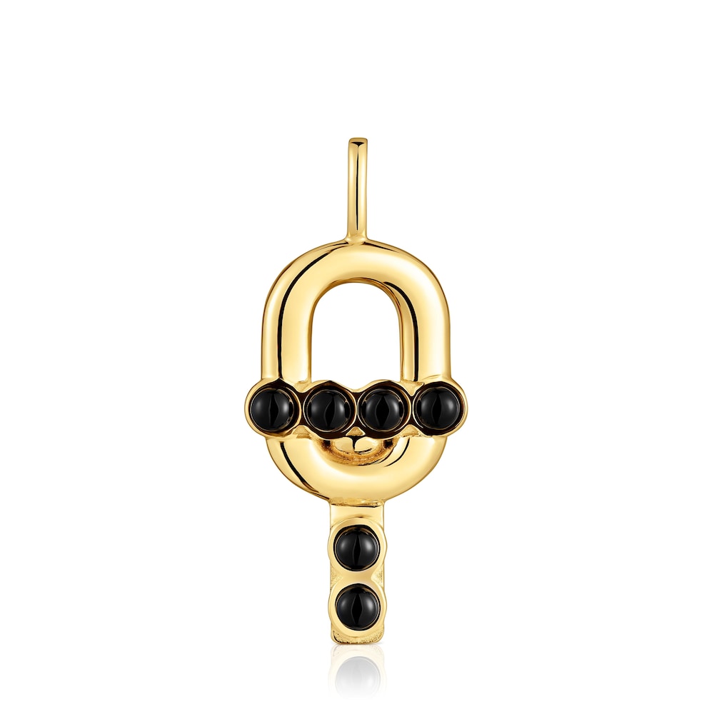 Pendant with 18kt gold plating over silver and onyx MANIFESTO